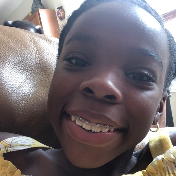 Meet your Posher, Gabi - Picture 1 of 1